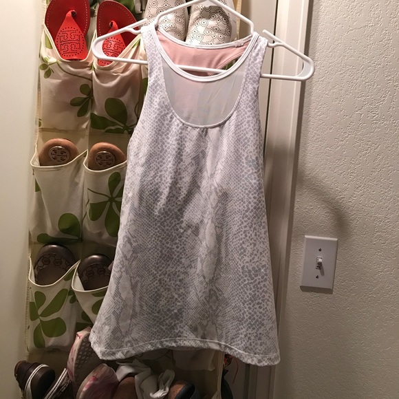 lululemon athletica Tops - 🚫SOLD🚫😍😍lululemon tops 😍😍